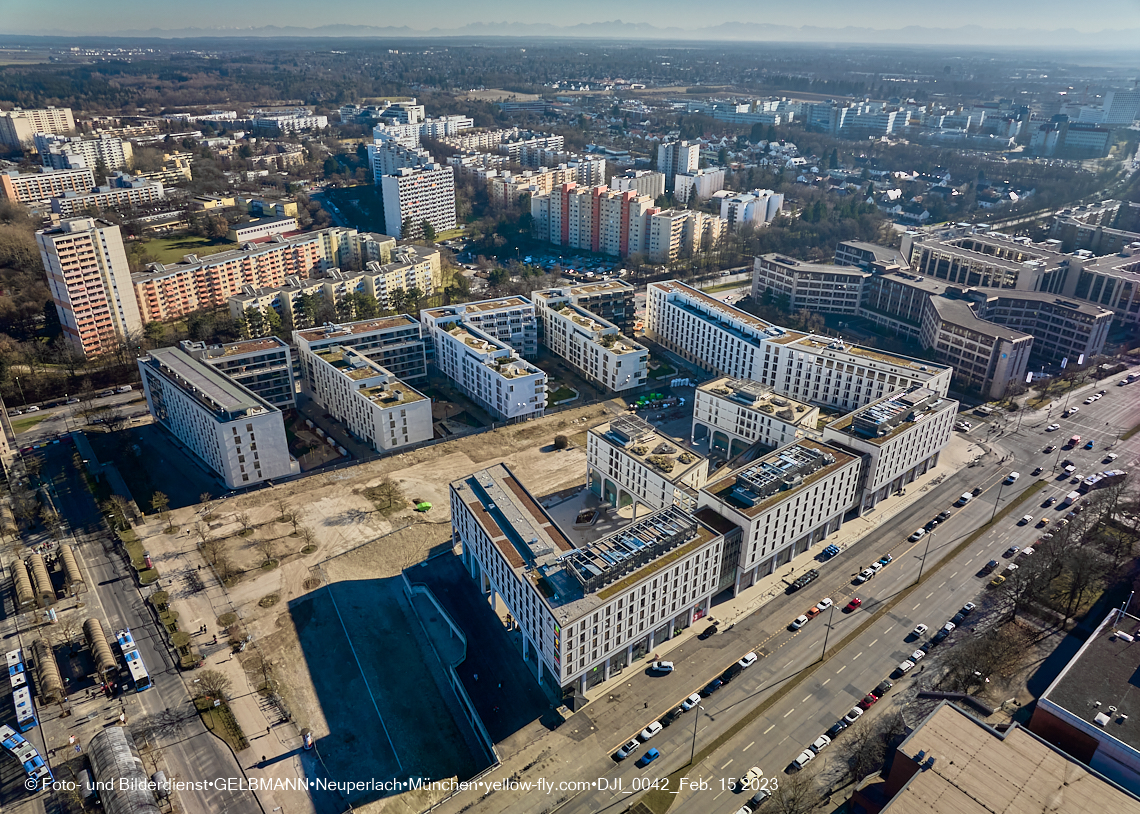 15.02.2023 - Perlach Plaza - Rentenversicherung - SHAERE - Allianz in Neuperlach